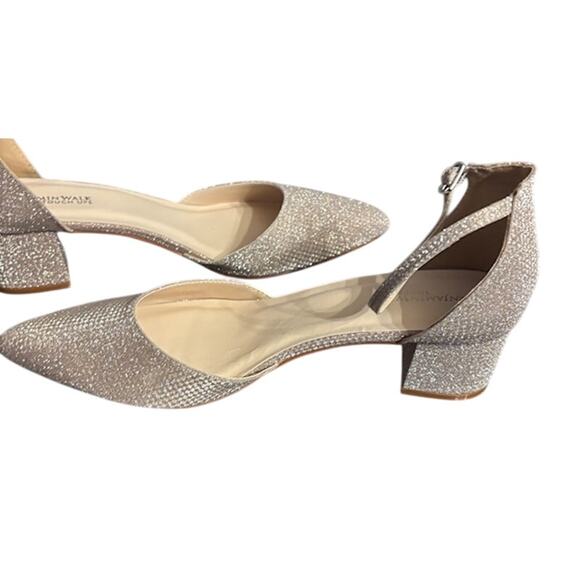 NIB Benjamin Walk Tegan Champagne Shimmer Low Block Heel Closed Toe Pumps 11 - Picture 7 of 12